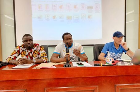 Union Nationale des Footballeurs Professionnels du Bénin (UNFPB) : Wenceslas Teko et Iskil Gambari échangent avec les Encadreurs des centres de Formation