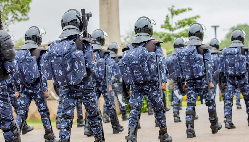  العلاقات بين الشرطة والمواطنين : يتذكر مفوض القسم جان ماري سيجلي الأساسيات